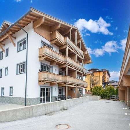 Luxury Penthouse With Balcony Ski Storage Carport Lift Apartment Brixen im Thale Exterior photo